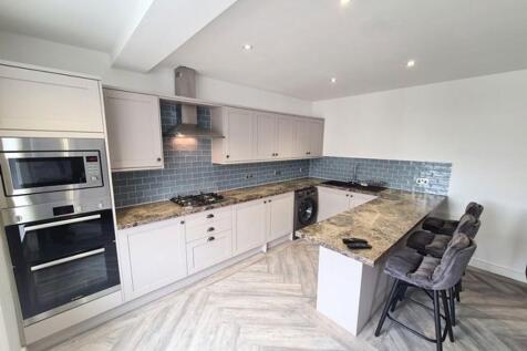 Room 1, Priory Apartments, Barrow-In-Furness photo 3