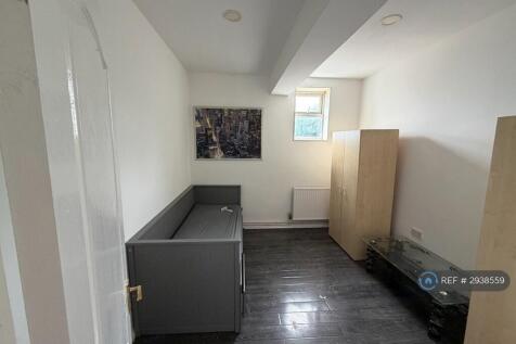 Old Church Road, London, E4 photo 3