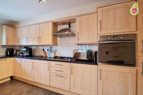 Gresham Court, Camberley photo 4