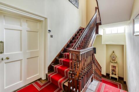 The Dower House-landing1.jpg