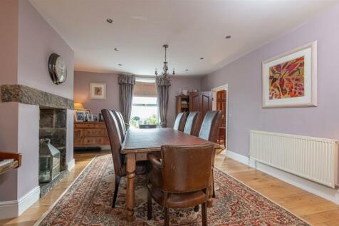 27 - 43 Fall Lane WF15 8AP.jpg