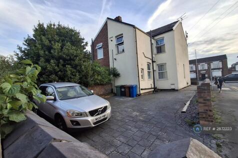 Exterior - Rear &amp; Side (Private Entrance)