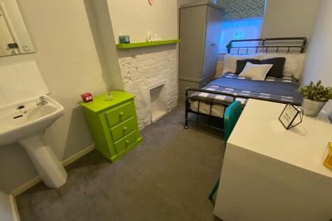 room 4 available