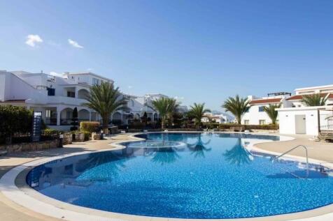 3-bedroom ground floor apartment + communal pools + indoor pool + furnished + air cons + white goods + private beach + gym + spa + restaurant Image 9999 24