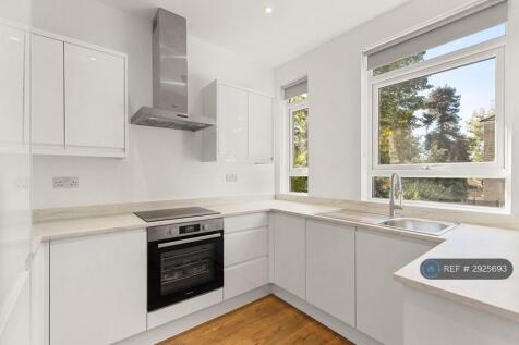 Culverden Court, Weybridge, KT13 photo 3