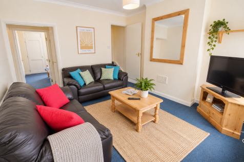 3-bed house on Leopold Street, Loughborough, £1,430/mo