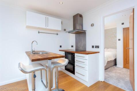kitchen 2.jpg