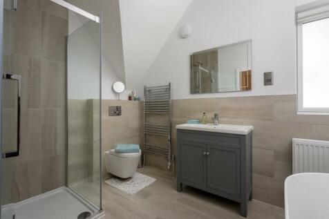 40 - Oakwood House - GL54 4NQ - Web.jpg