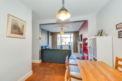 KITCHEN, DINER AND LIVING ROOM