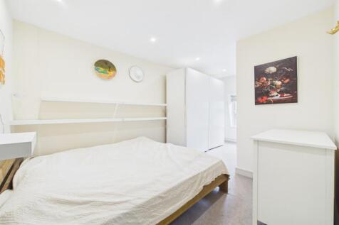 Coombe Lane, London, SW20 photo 3
