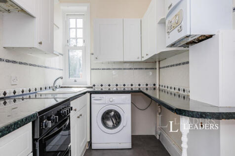 Knoll Road, Dorking, RH4 photo 4