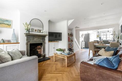 Sitting/Dining Room