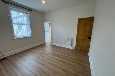 61 Kirkland Street, Pocklington photo 5