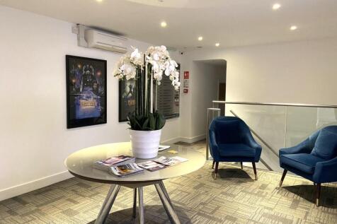 Lobby (1).jpg
