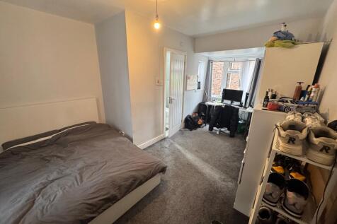 Drayton Street, Newcastle-under-Lyme, ST5 photo 4