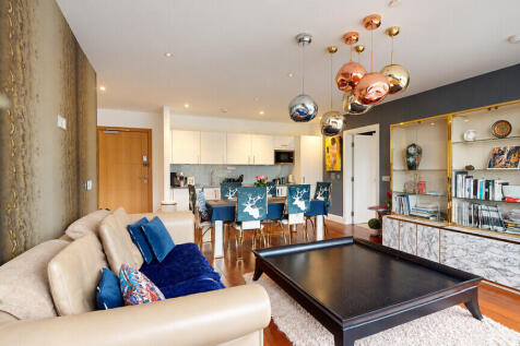 Living Room - Ang...