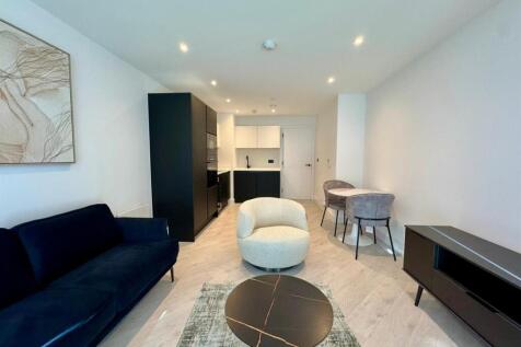 Living Area pic 4.jpg