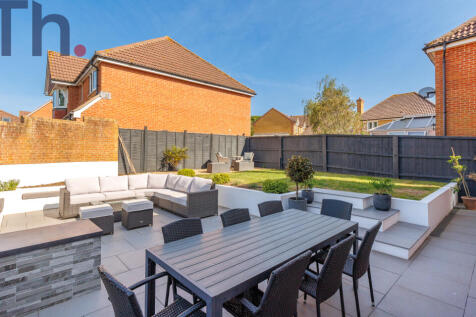 Space to Relax &amp; Dine