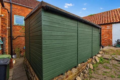 Large Shed / Store