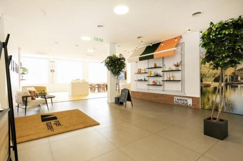 3 Islington High Street 11.jpg