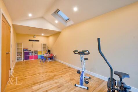 30 Carsington Crescent (18).jpg