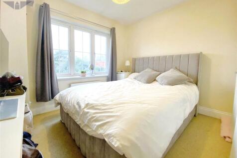 Fircroft Road, Englefield Green, Egham, Surrey, TW20 photo 4