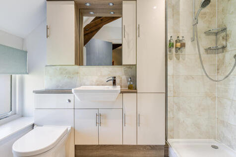 A14 - Hobbit Cottage Noss Mayo - 250912