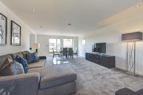 2-bed flat on Fulham Road, London, SW3, £5,092/mo