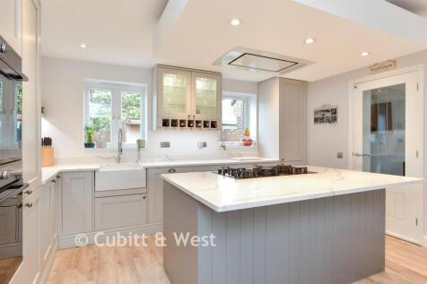 Kitchen/ Dining Room