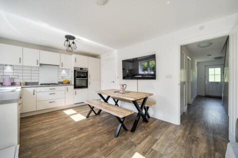 1473468-7-6a38fb7...