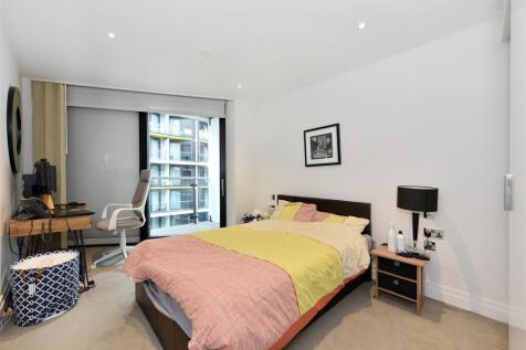 239, 4 Riverlight Quay (2).JPG
