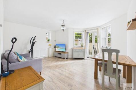 Living/dining room