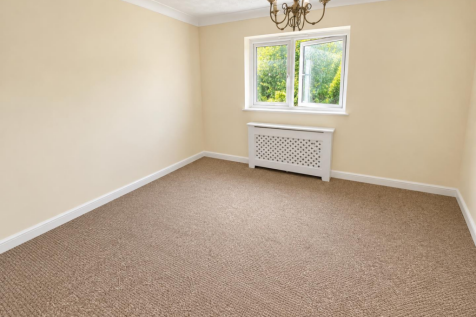 Haselmere Close, Bury St Edmunds photo 4