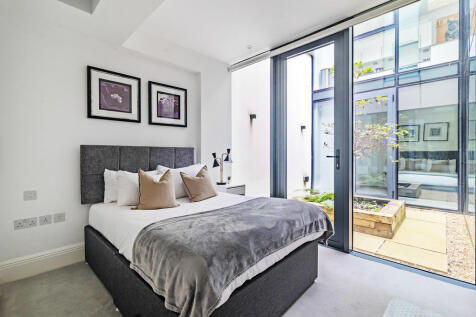 Lincolns_Inn_Fiel...