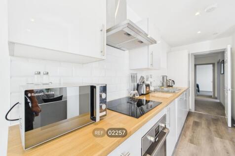 Kitchen &amp; Living area