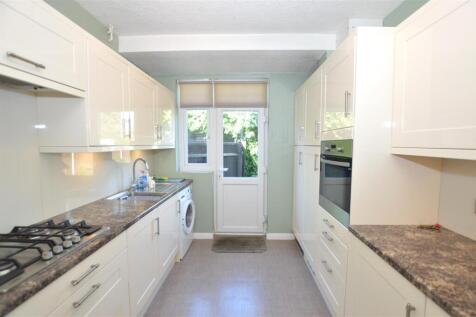 98 Ryecroft Avenue kit May.JPG