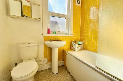 Bathroom.jpeg