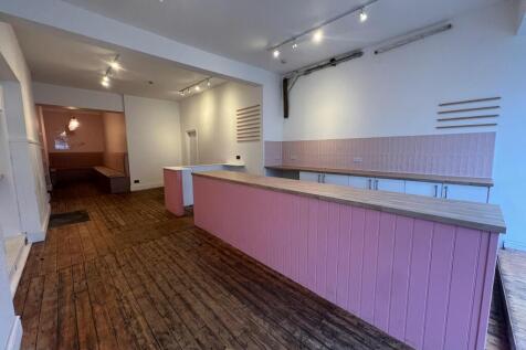 Retail Property (high street) to rent Image 3