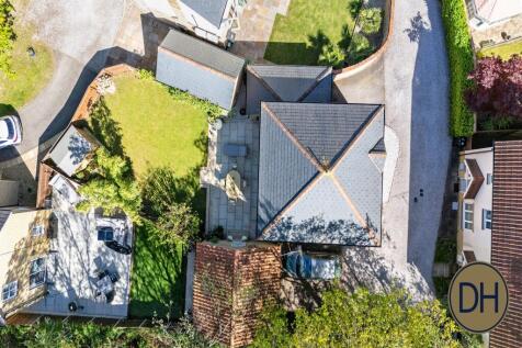 Thistle Close