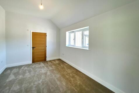 First Floor Master with En Suite
