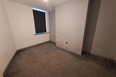 BEDROOM/DINING ROOM