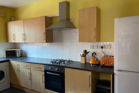 4-bed house on Harrington Drive, Nottingham, £1,993/mo
