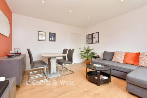 Lounge / Dining Room