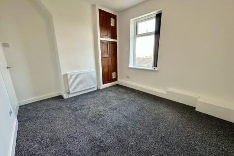 Saxifield Street, Burnley photo 5