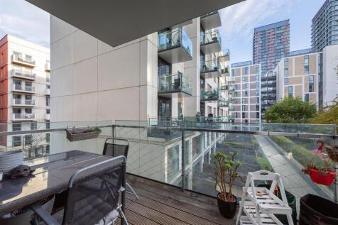 Honour Lea Avenue E20