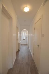 26 Eshott Close Hallway.jpeg