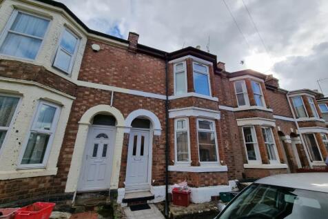 4-bed terraced on 82 Plymouth Place, Leamington Spa, £2,300/mo