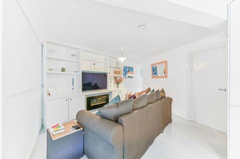 London, SE19 - property photo