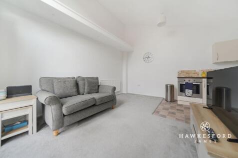 Onyx Drive, Sittingbourne - Lounge