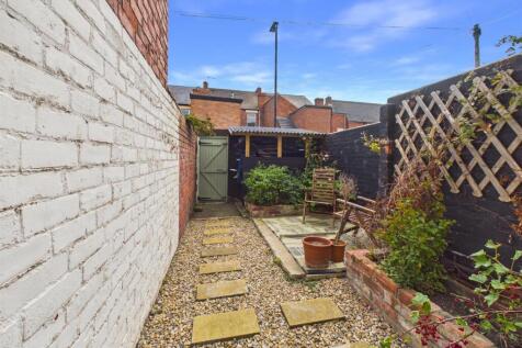 CAM04511G0-PR0153-STILL009.jpg